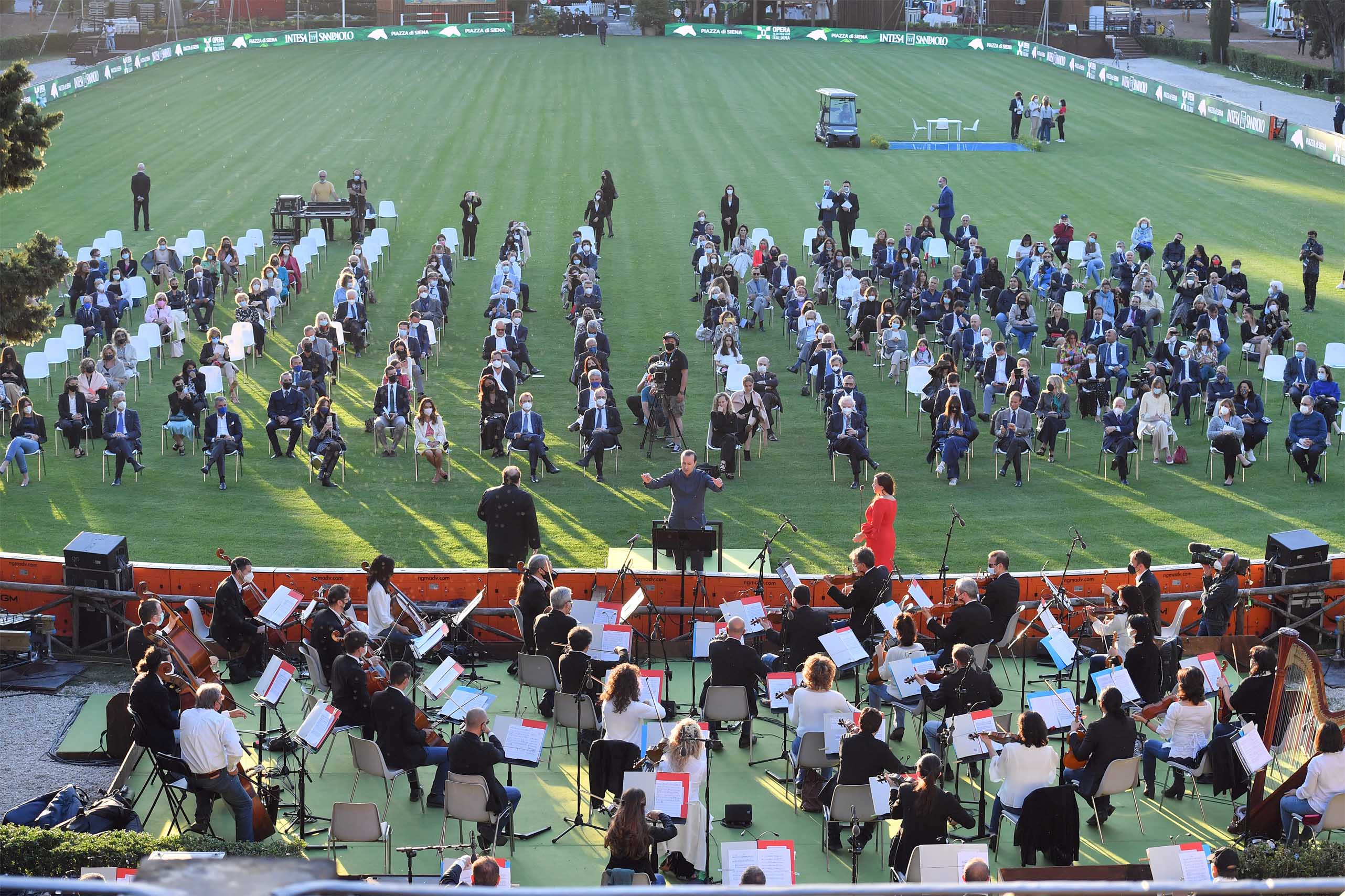 images/2022/CONCERTO_Piazza_di_Siena_2021_foto_Simone_Ferraro_SFA_8702.jpg