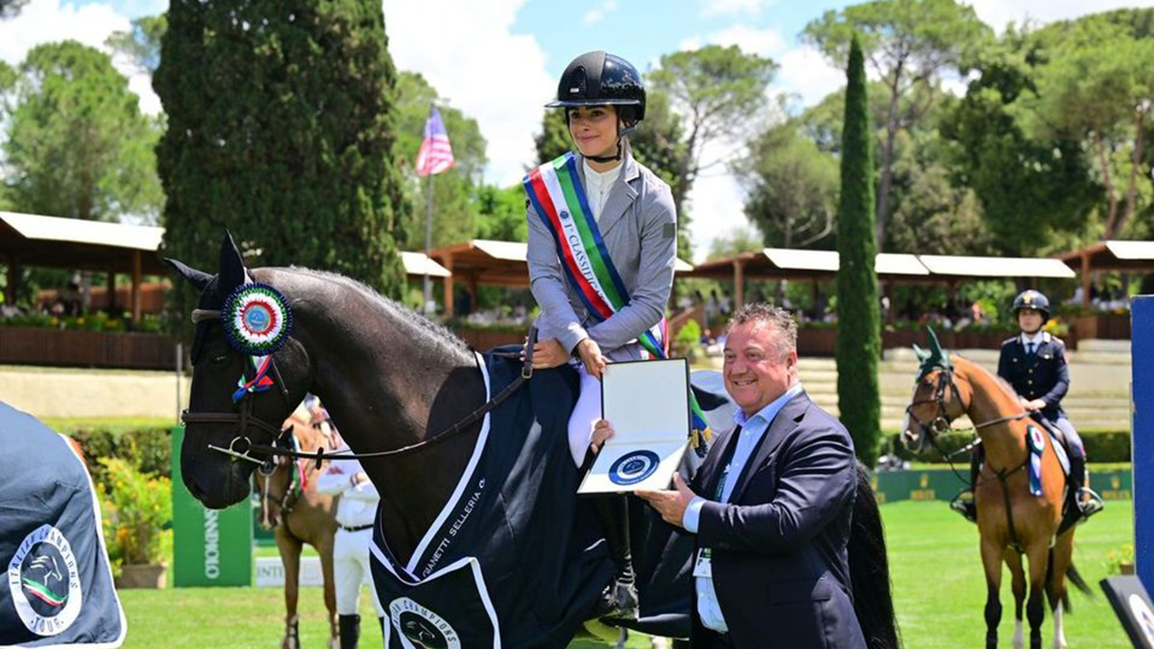 Marie Eder Ferrero, esordio super per l'amazzone dell'impero dolciario: a 17 anni vince a Piazza di Siena