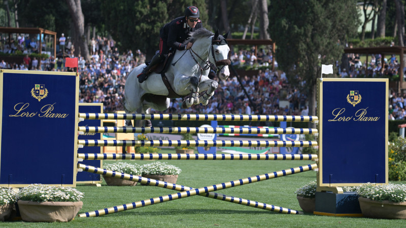 Competition n. 9 Six Bars Loro Piana