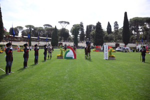 prize giving pin