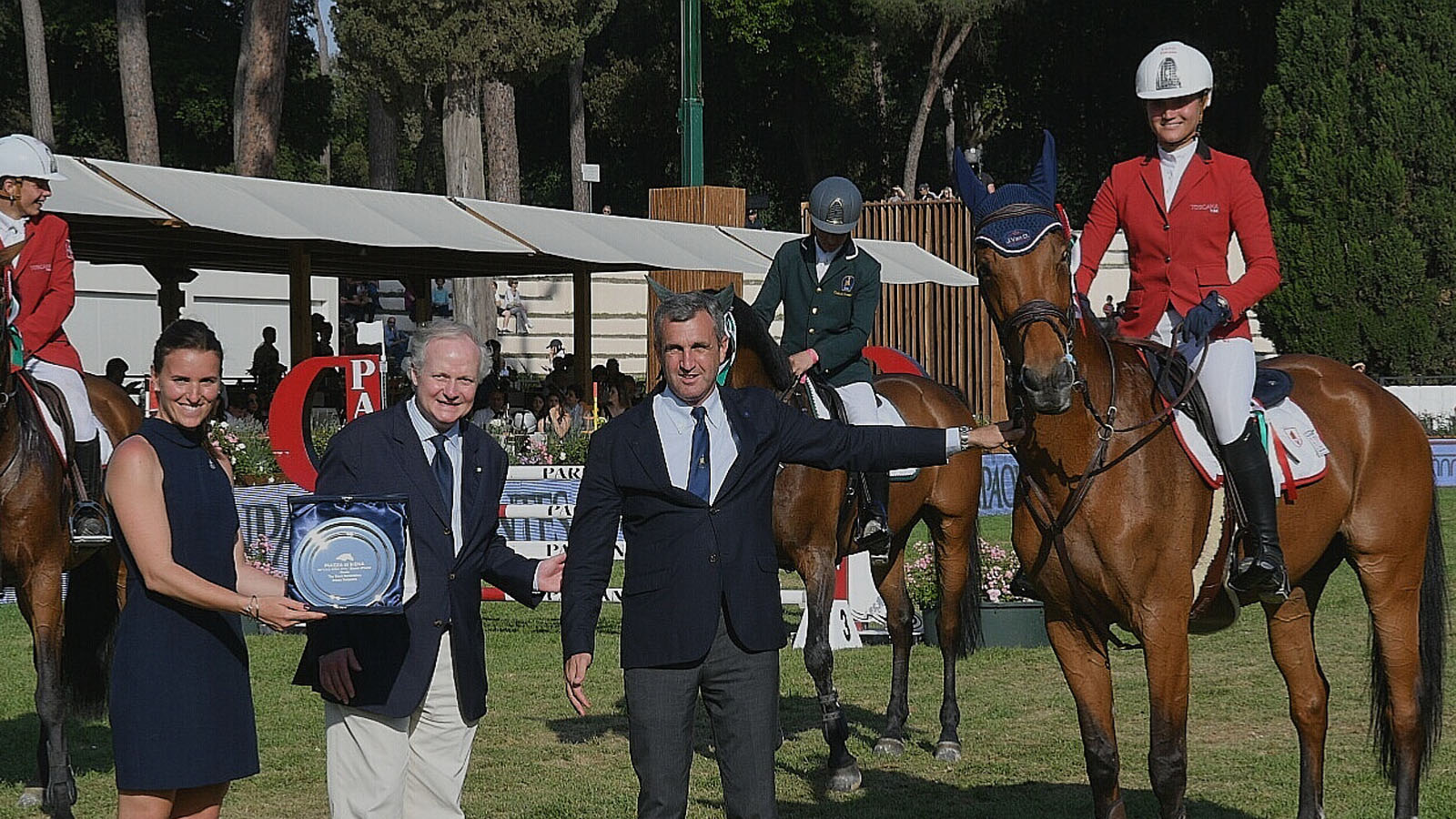 images/news_piazza_siena/2018/Lucchini_premia_Picchi1.jpg