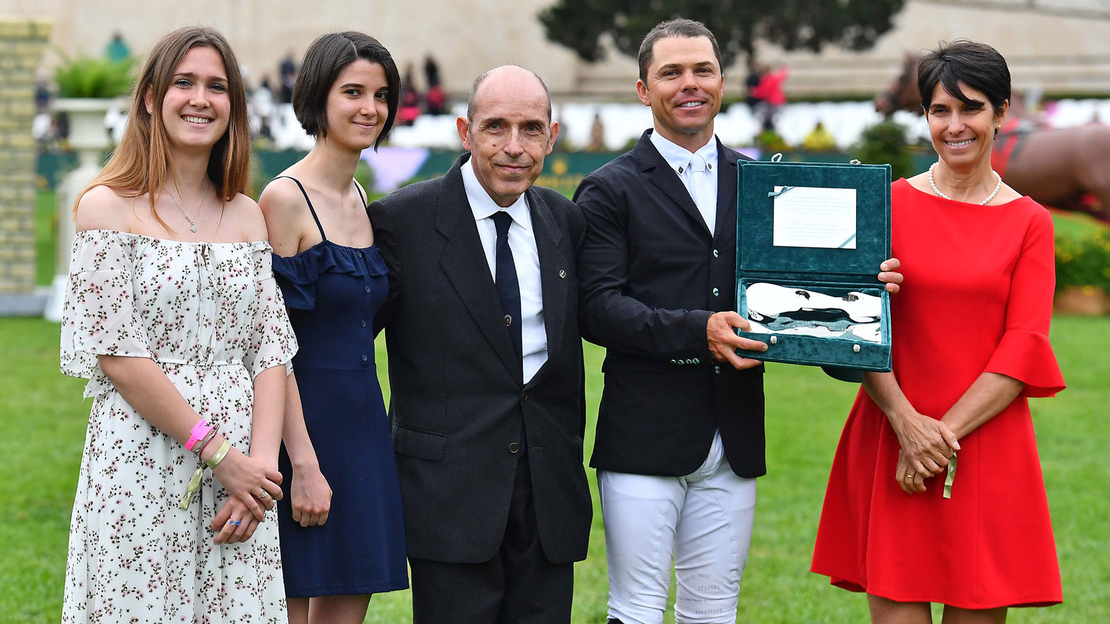 images/news_piazza_siena/2019/Premiazione_dInzeo_SimoneFerraro-CONI.jpg