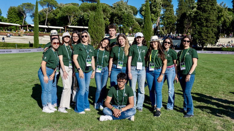 Entra nel Team dei Volontari di Piazza di Siena 2026!
